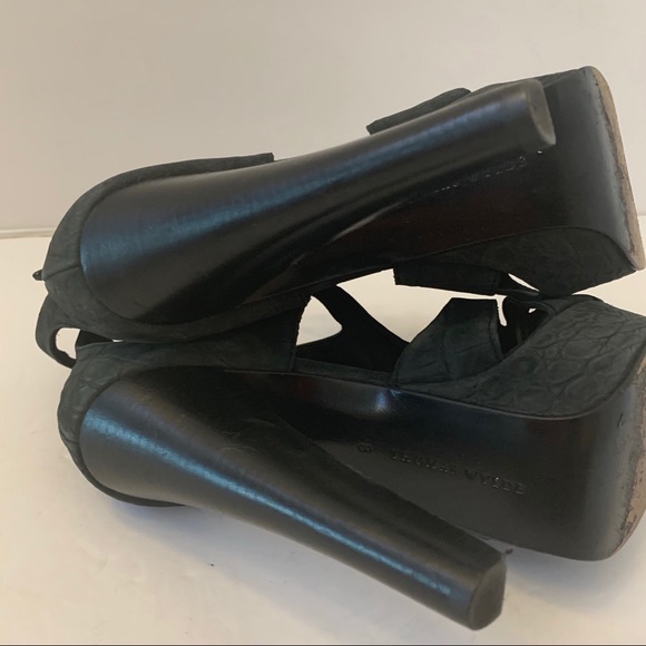 Thomas Wylde Black Leather Gold Stud Heels Sz 8 - Picture 15 of 15